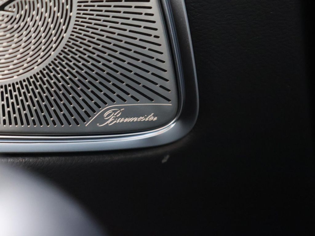 Mercedes-Benz E 300 2025