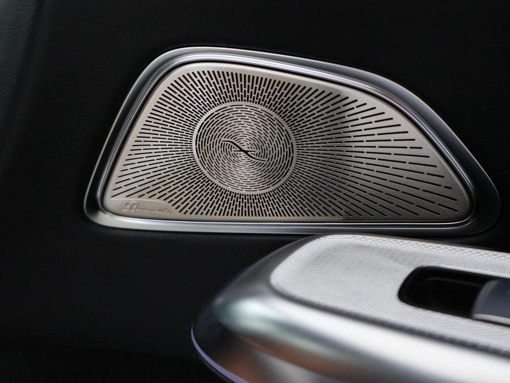 Mercedes-Benz E 300 2025