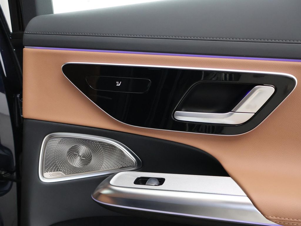 Mercedes-Benz E 300 2025