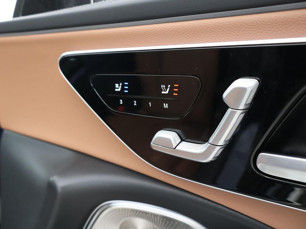 Mercedes-Benz E 300 2025