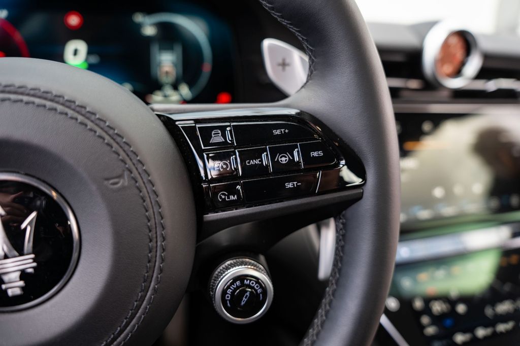 Maserati GranCabrio 2024