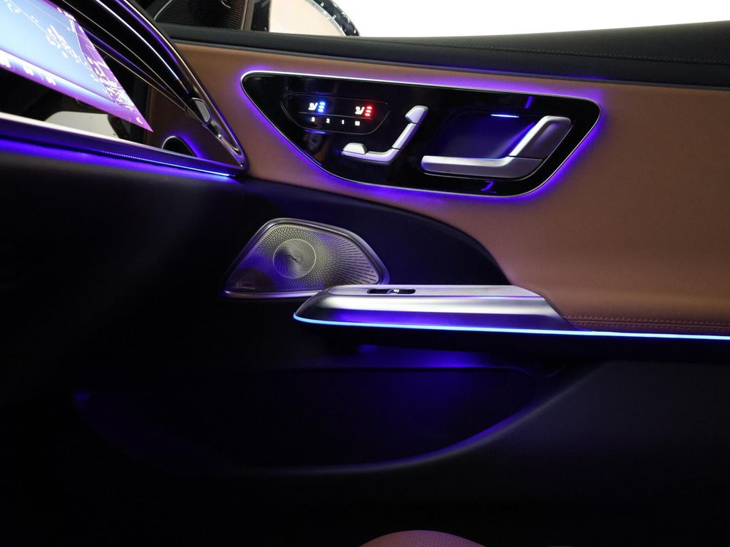 Mercedes-Benz E 300 2025