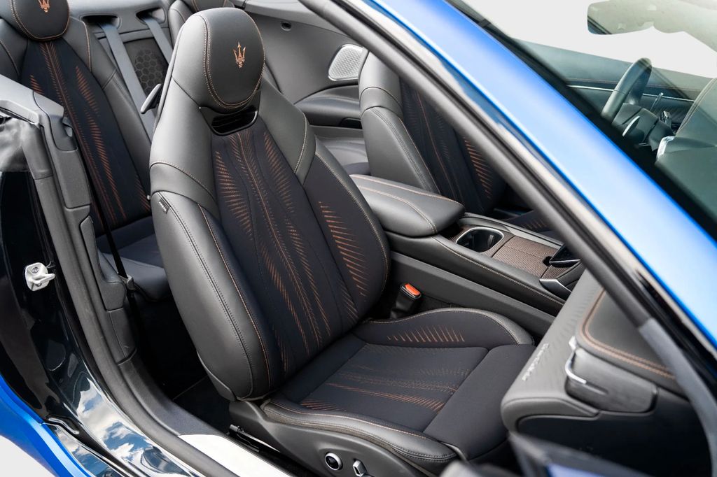 Maserati GranCabrio 2024