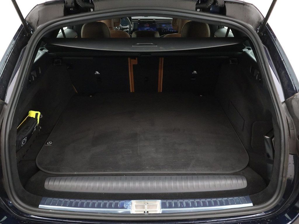 Mercedes-Benz E 300 2025