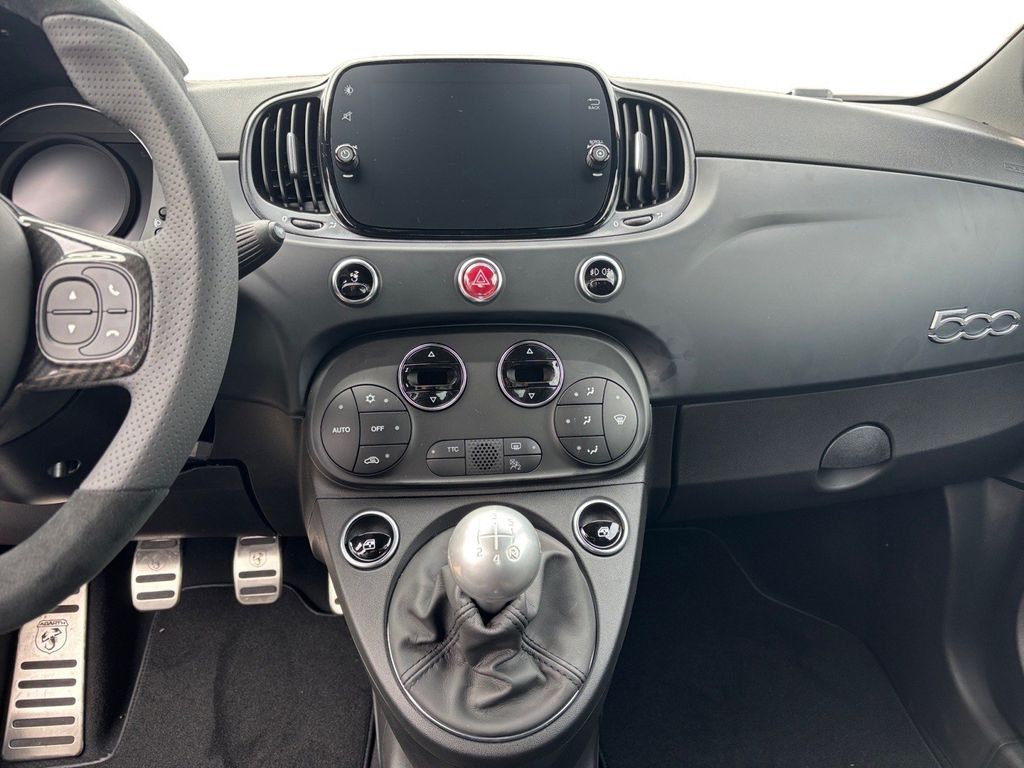 Abarth 695 2024
