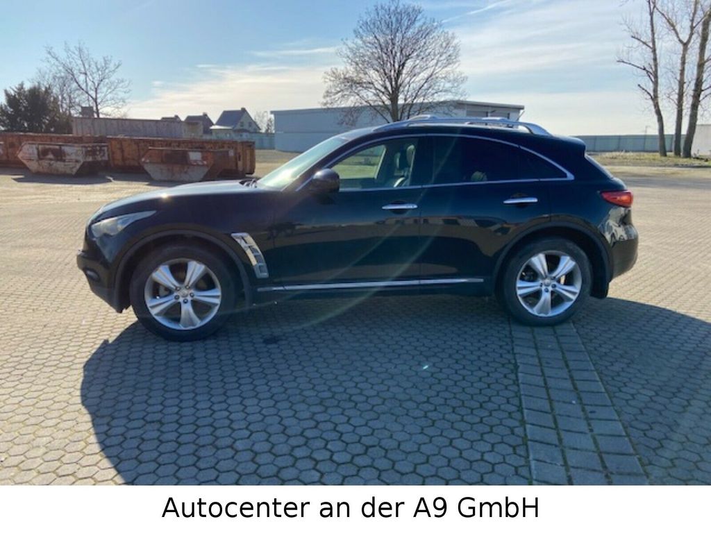 Infiniti FX 2011