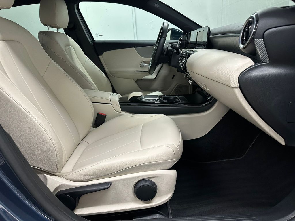 Mercedes-Benz A 180 2022