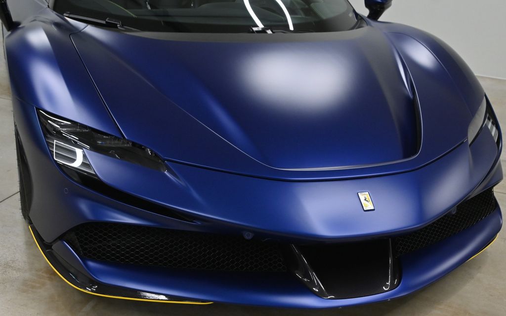 Ferrari SF90 2024
