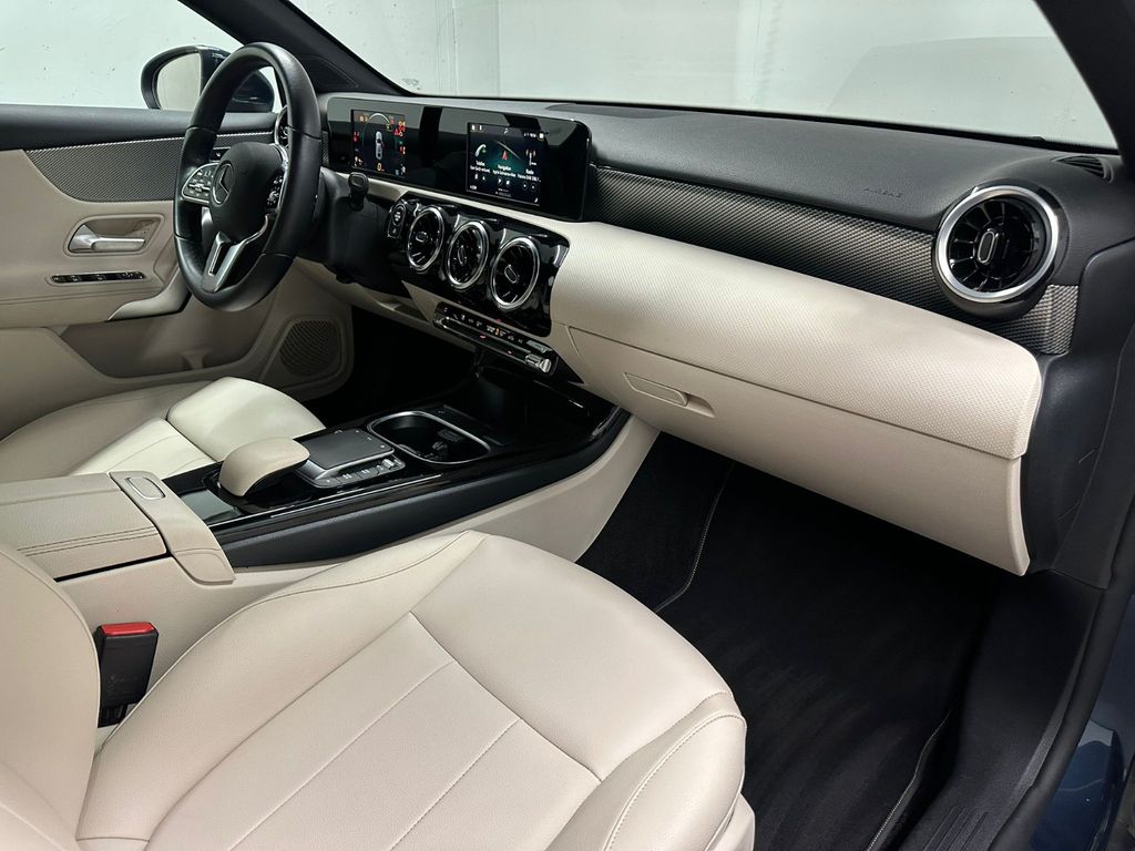 Mercedes-Benz A 180 2022