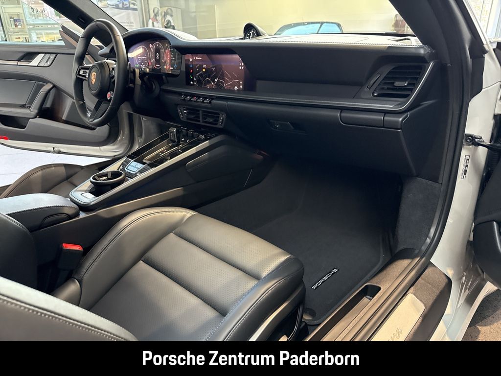 Porsche 992 2025
