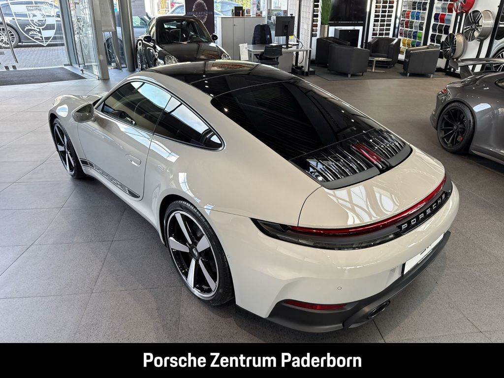 Porsche 992 2025