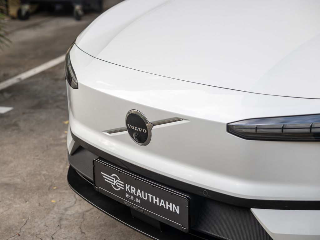 Volvo EX30 2024