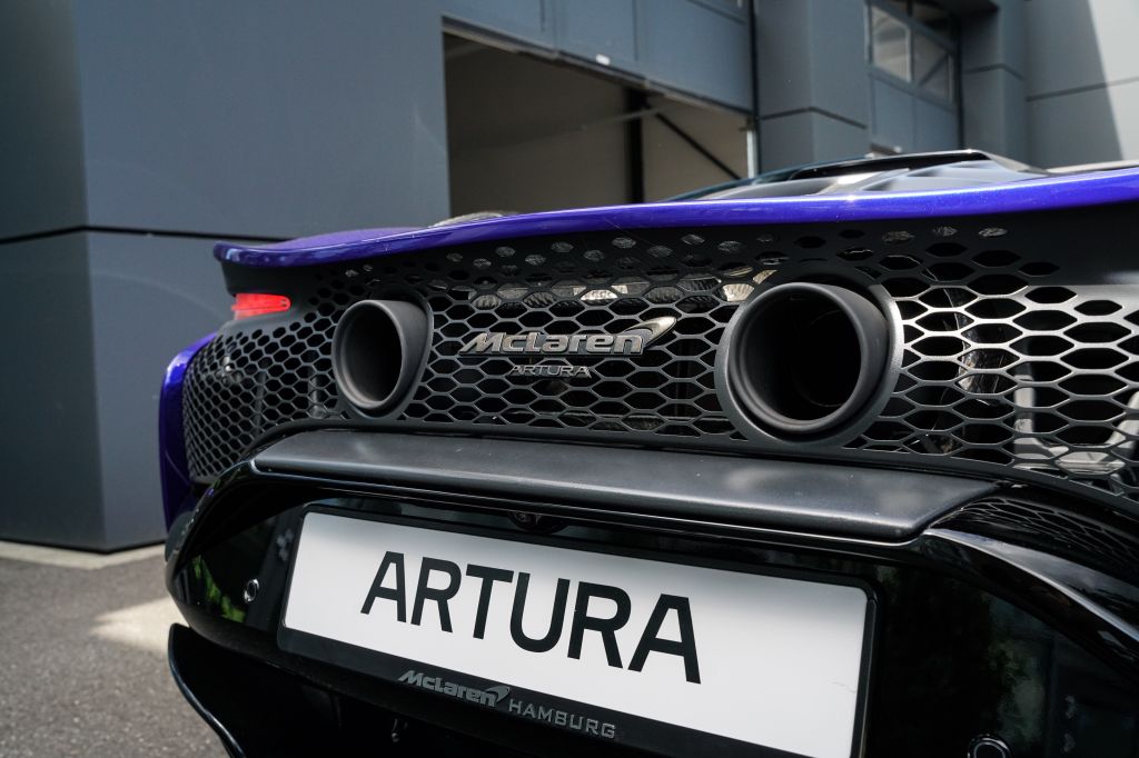 McLaren Artura 2024