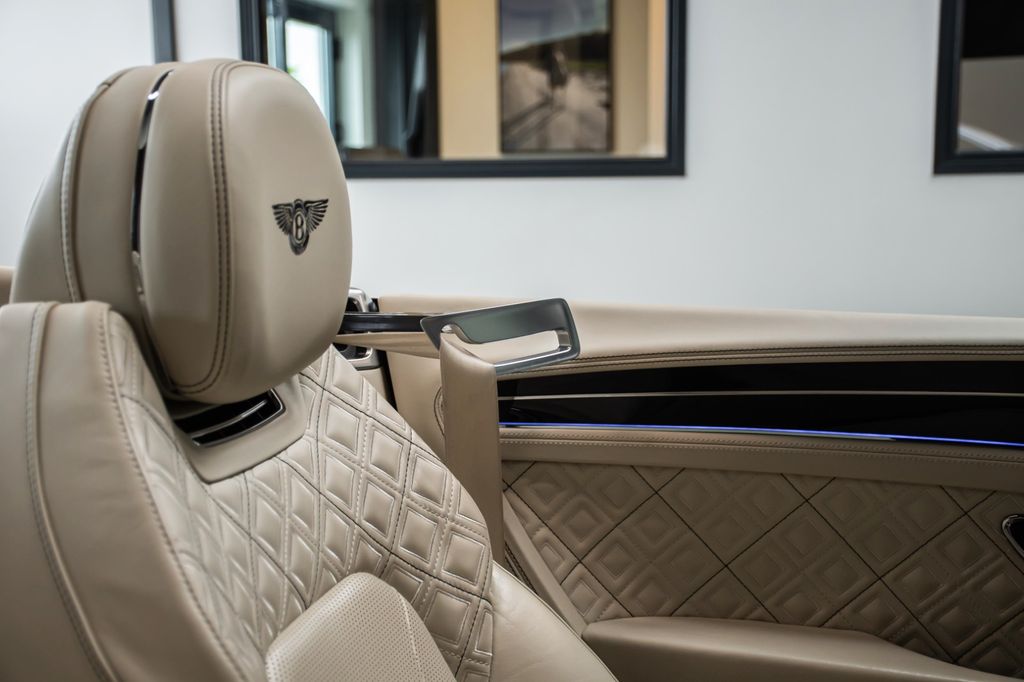 Bentley Continental GTC 2019