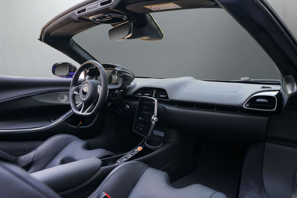 McLaren Artura 2024