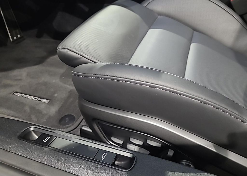 Porsche 992 2023
