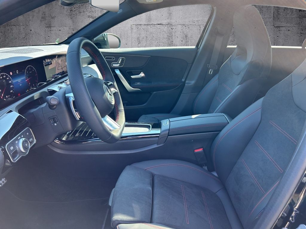 Mercedes-Benz A 200 2025