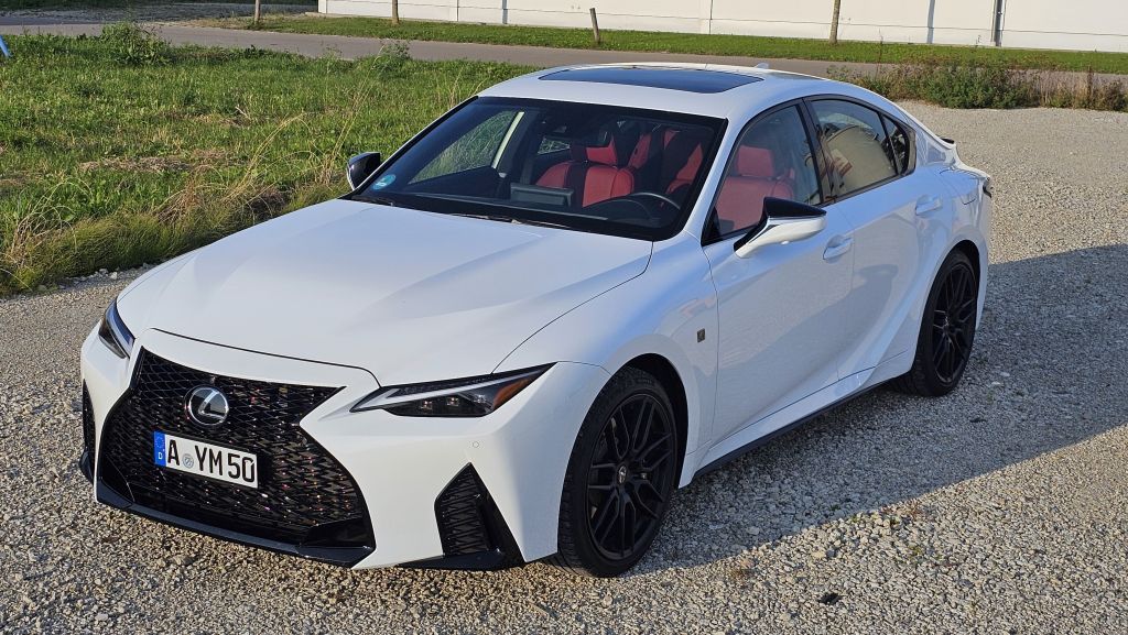 Lexus IS-F 2024