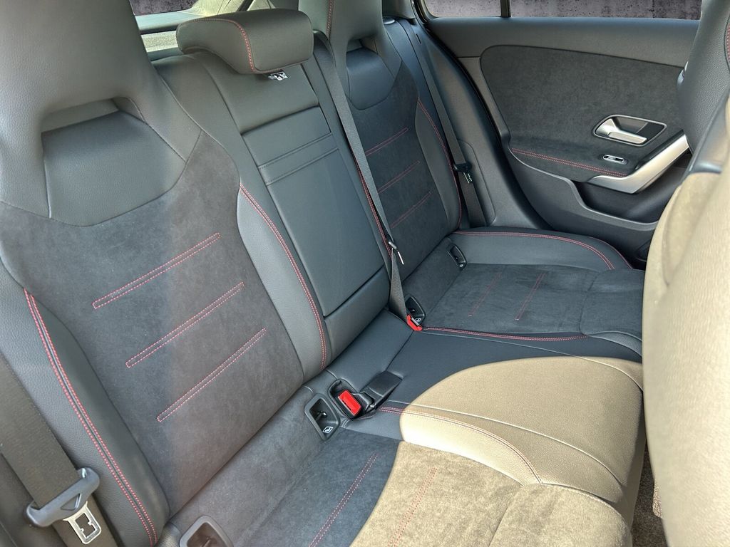 Mercedes-Benz A 200 2025