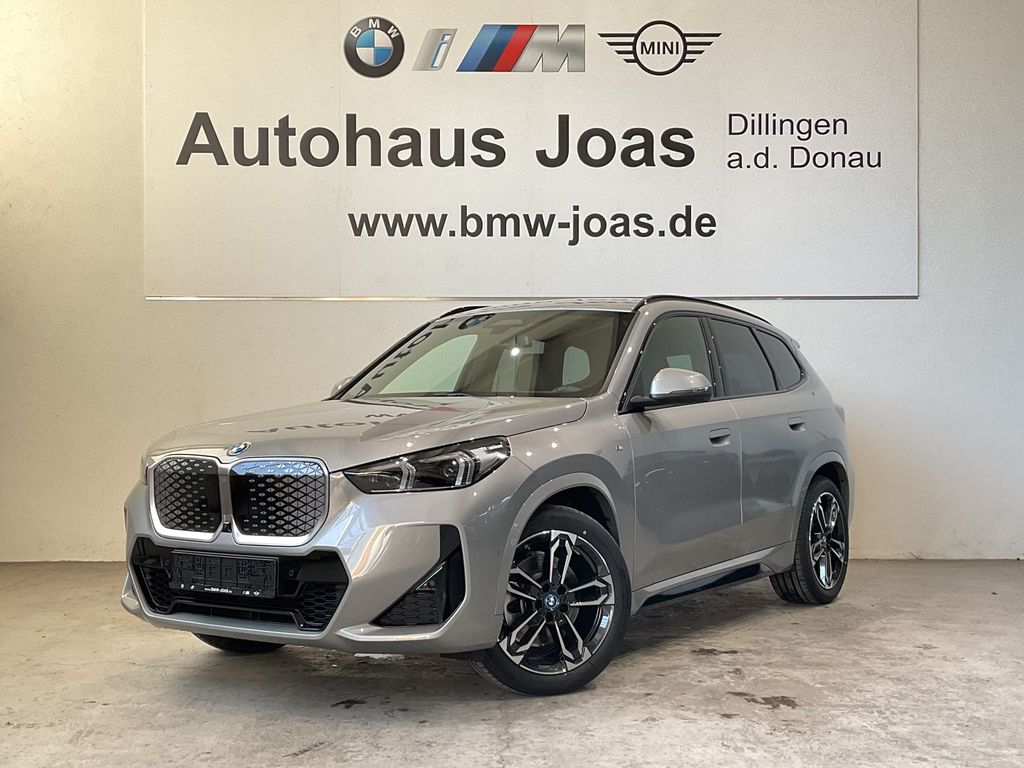 BMW iX1