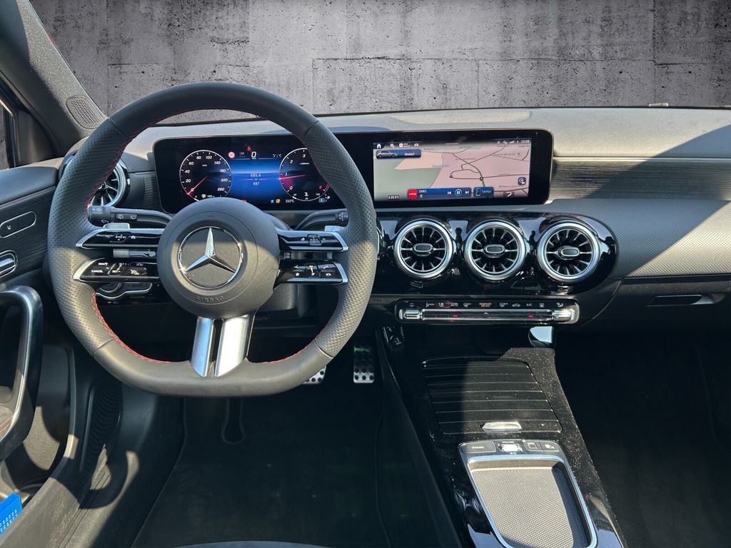 Mercedes-Benz A 200 2025