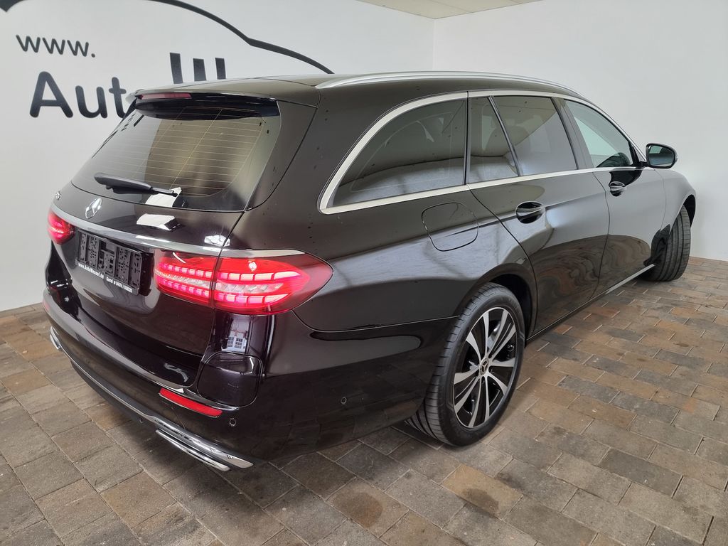 Mercedes-Benz E 300 2022