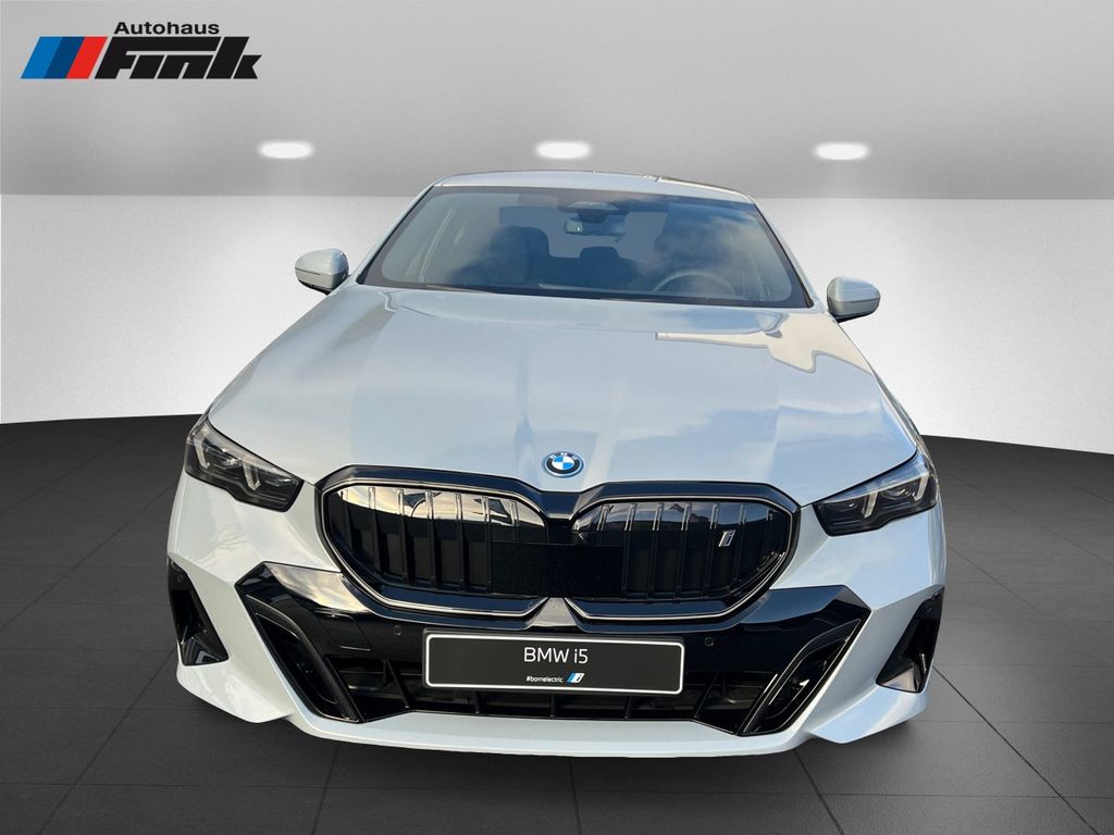 BMW i5 2025