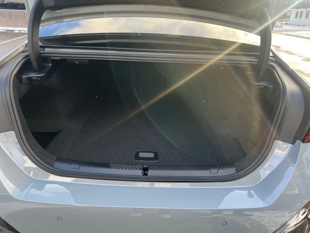 BMW i5 2025