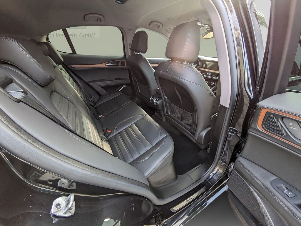 Alfa Romeo Stelvio 2021