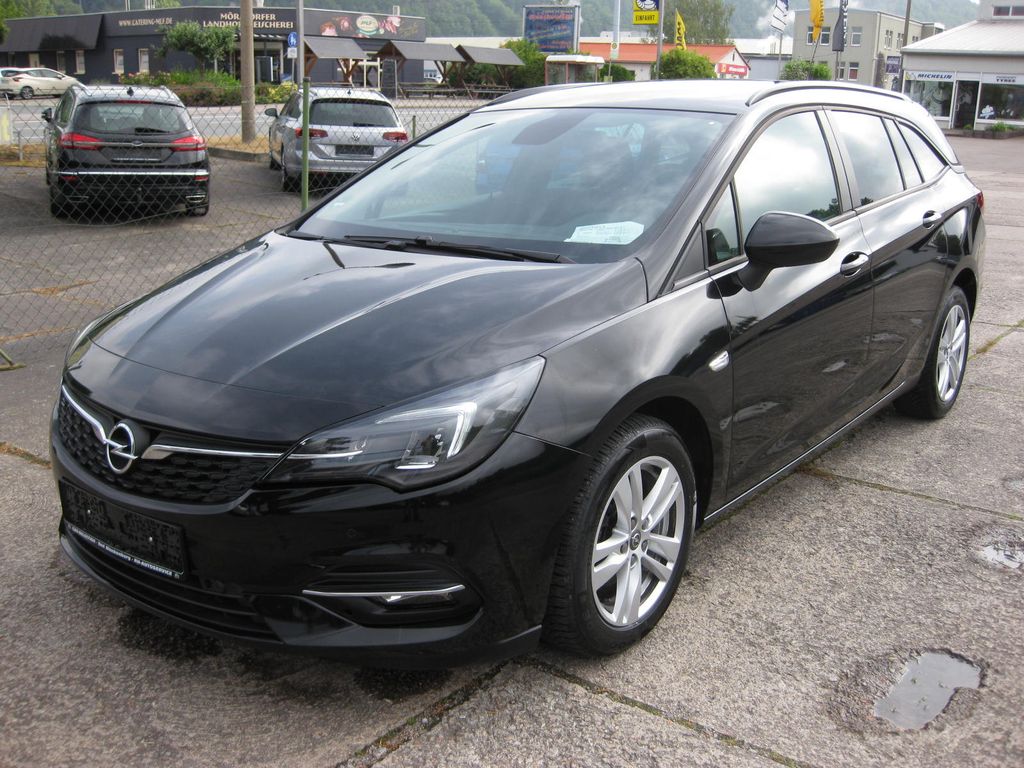 Opel Astra 2021