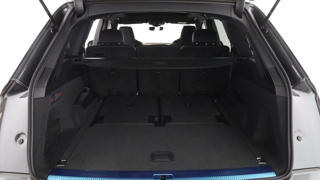 Audi SQ7 2025