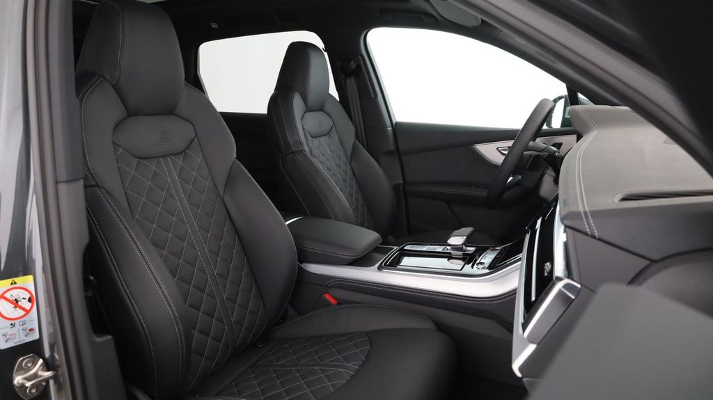 Audi SQ7 2025
