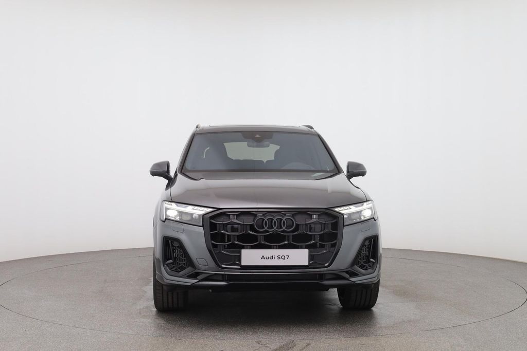 Audi SQ7 2025