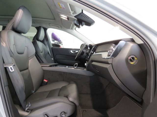 Volvo XC60 2025