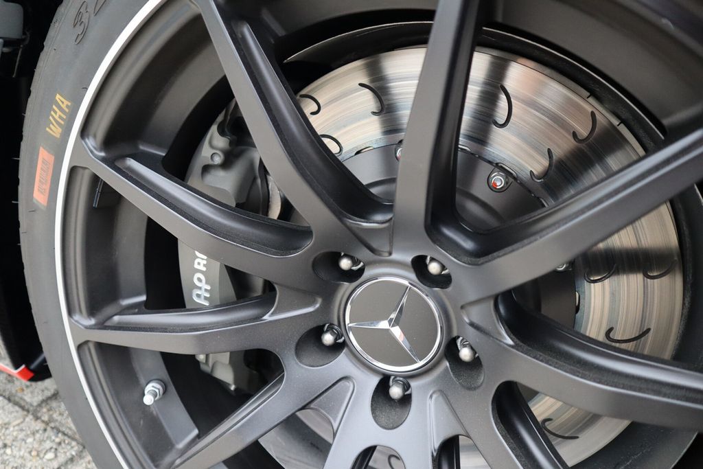 Mercedes-Benz AMG GT 2025