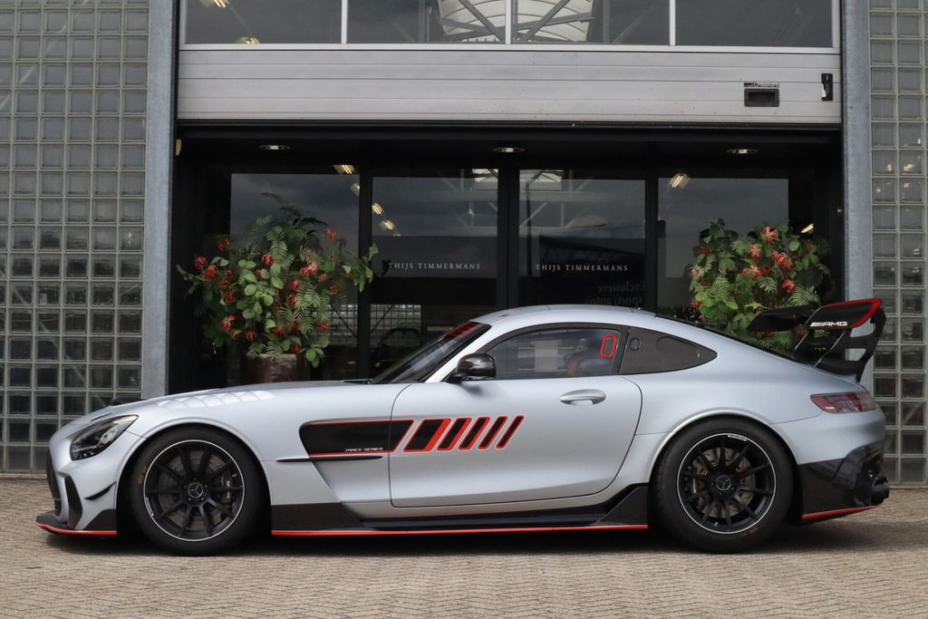Mercedes-Benz AMG GT 2025