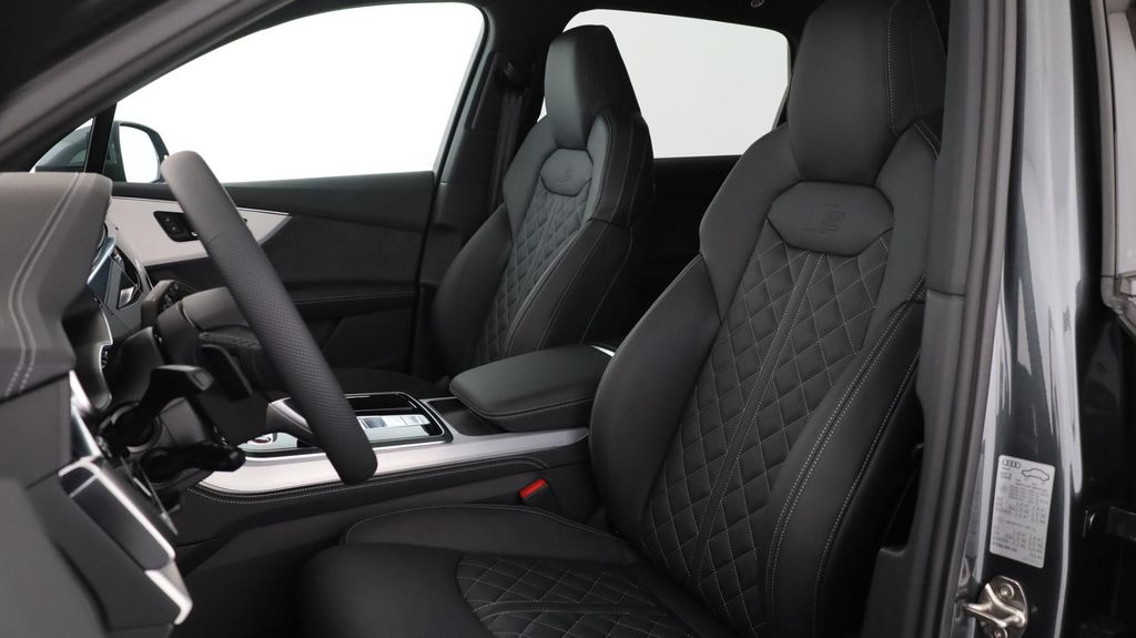 Audi SQ7 2025