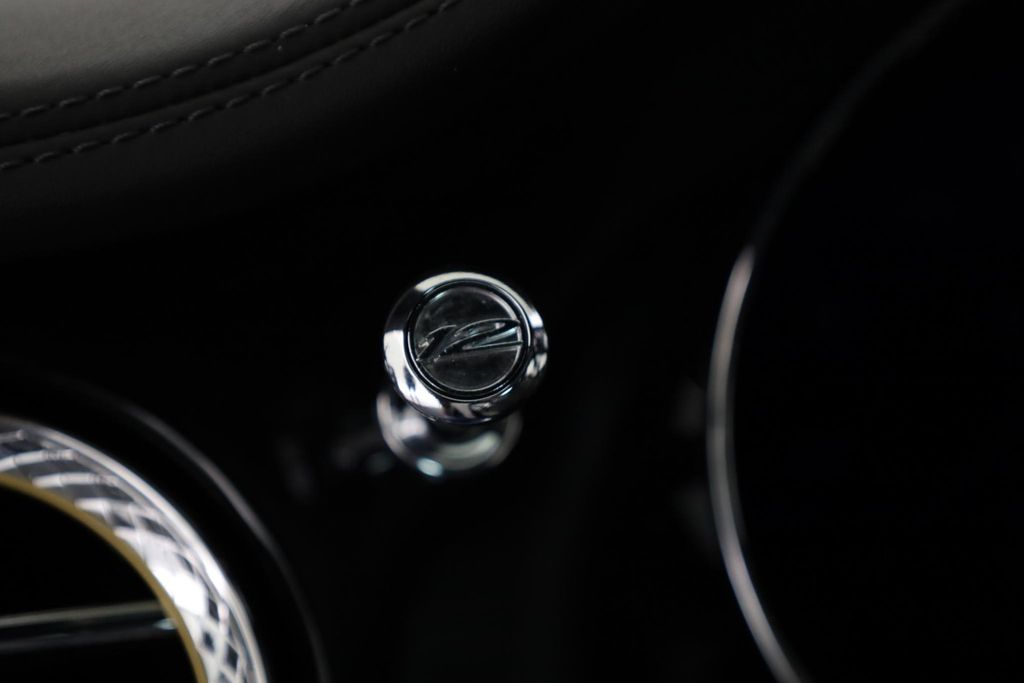 Bentley Continental GTC 2024