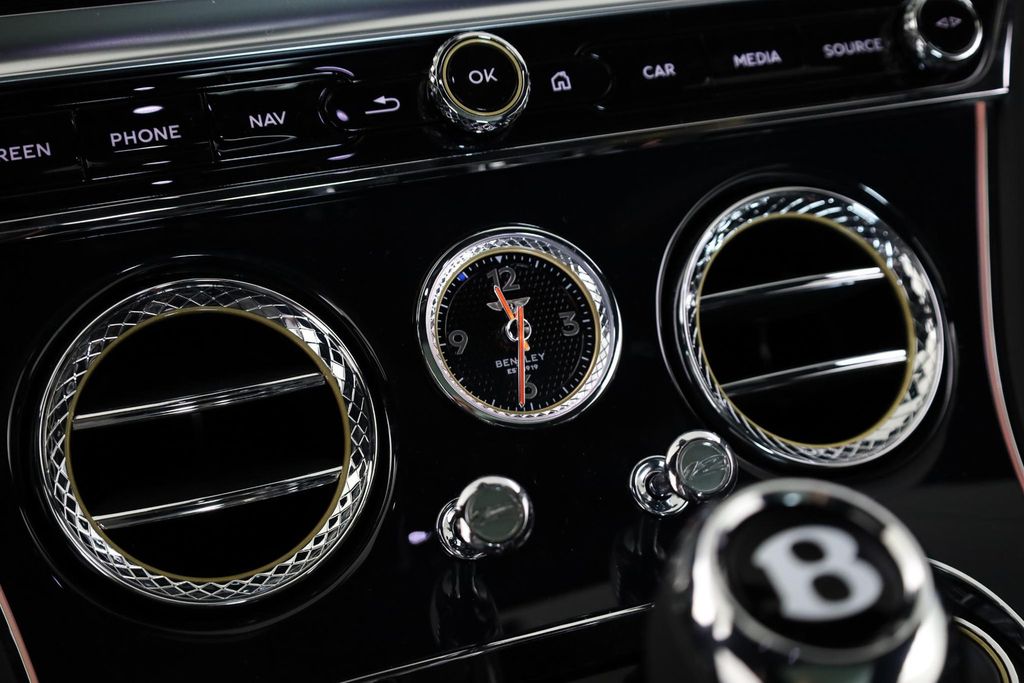 Bentley Continental GTC 2024