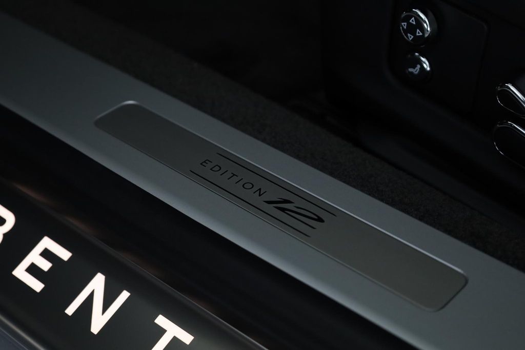 Bentley Continental GTC 2024