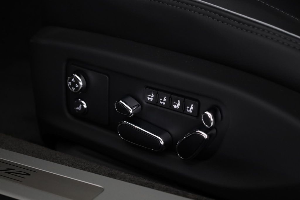 Bentley Continental GTC 2024