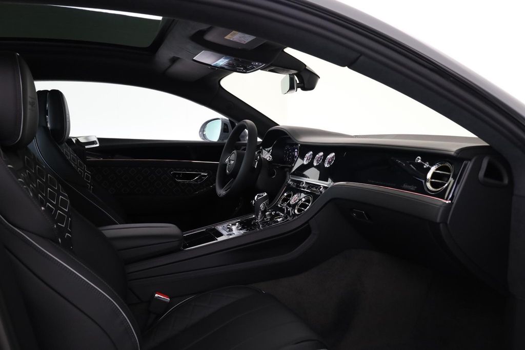 Bentley Continental GTC 2024