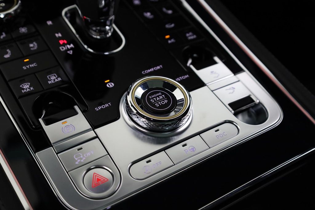 Bentley Continental GTC 2024