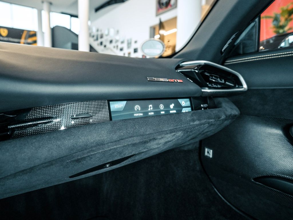 Ferrari 296 GTB 2022