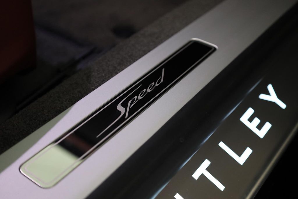 Bentley Continental GTC 2024