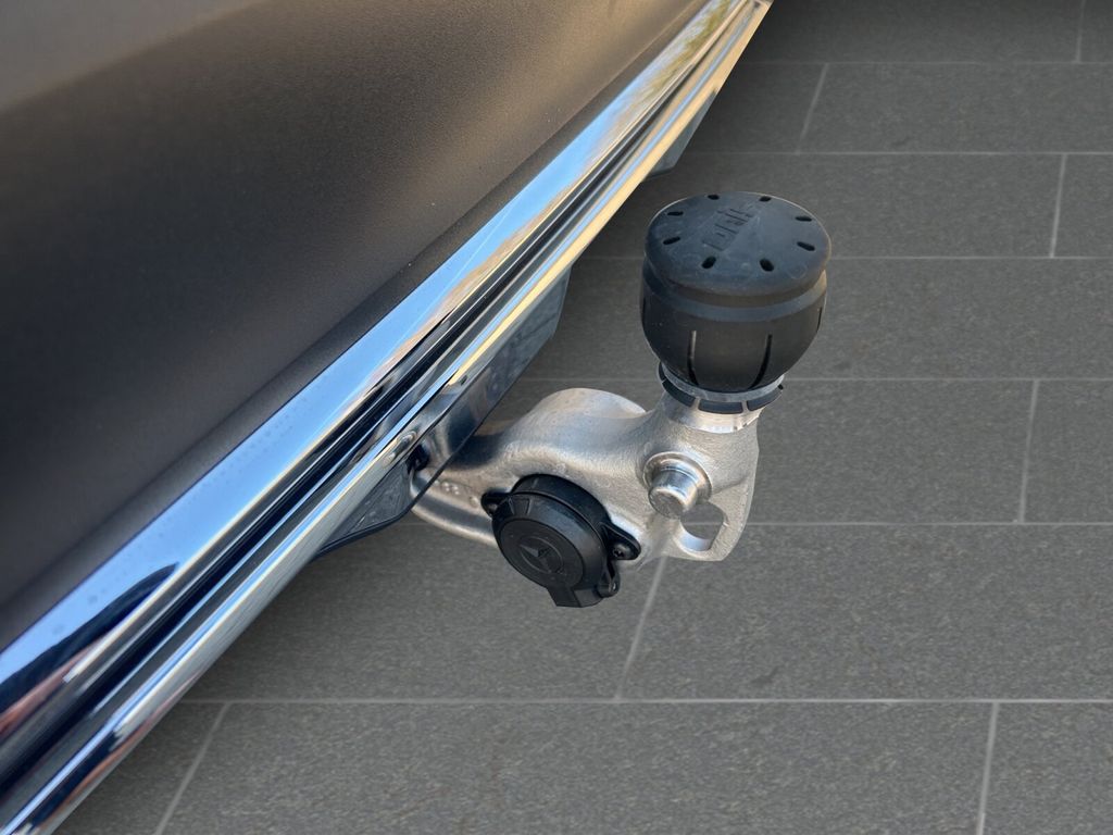 Mercedes-Benz E 300 2025