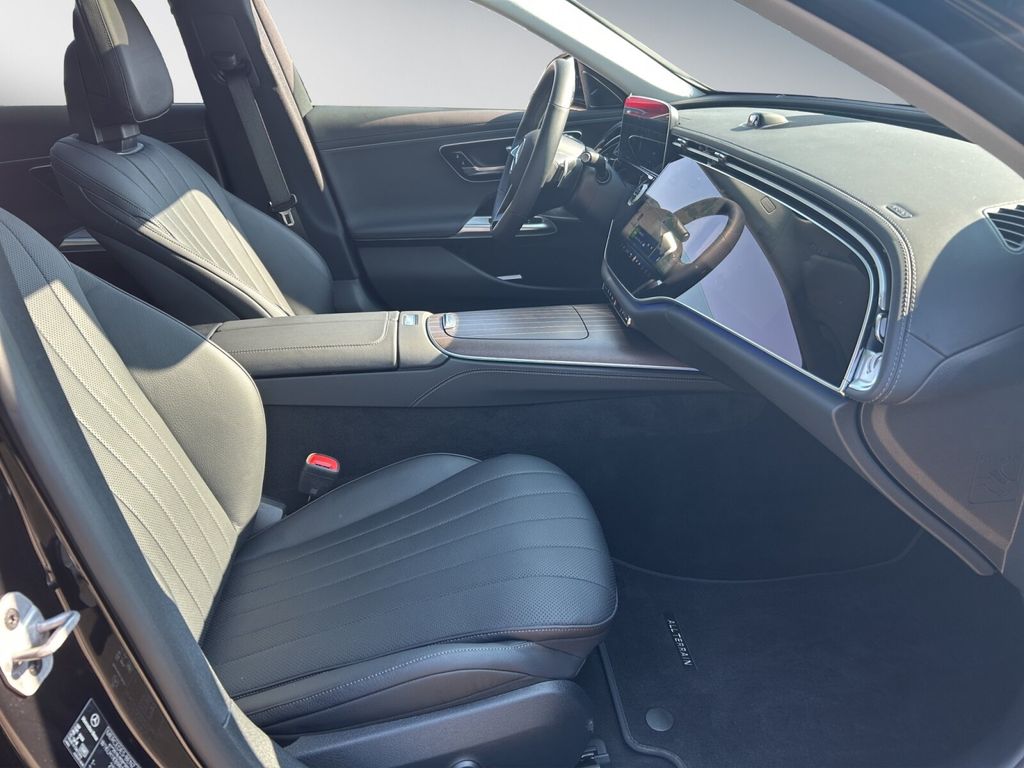 Mercedes-Benz E 300 2025