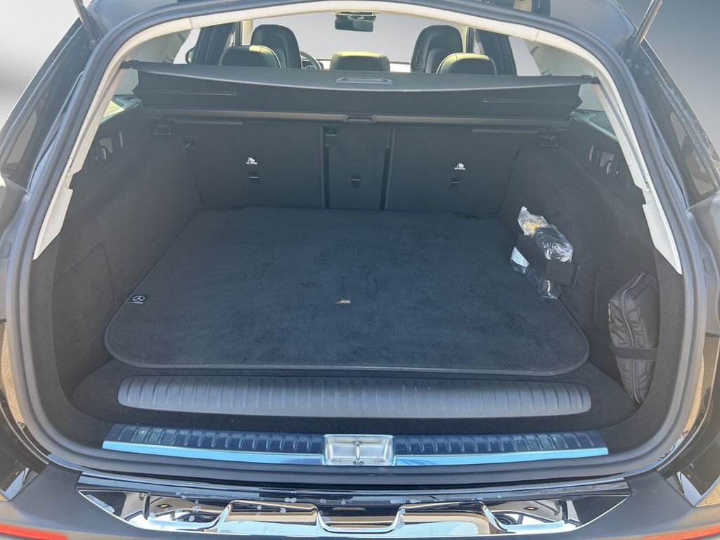 Mercedes-Benz E 300 2025