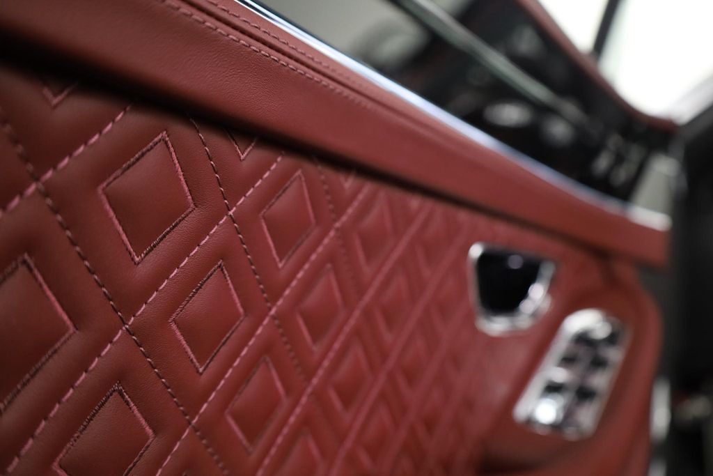 Bentley Continental GTC 2024