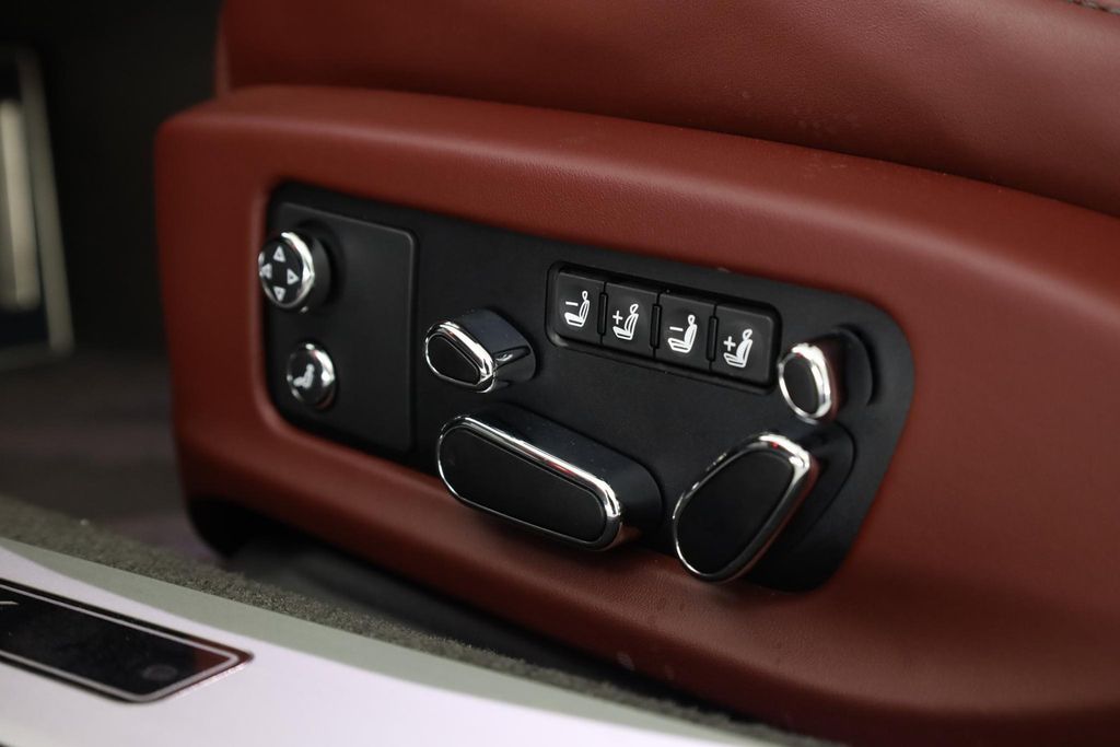 Bentley Continental GTC 2024